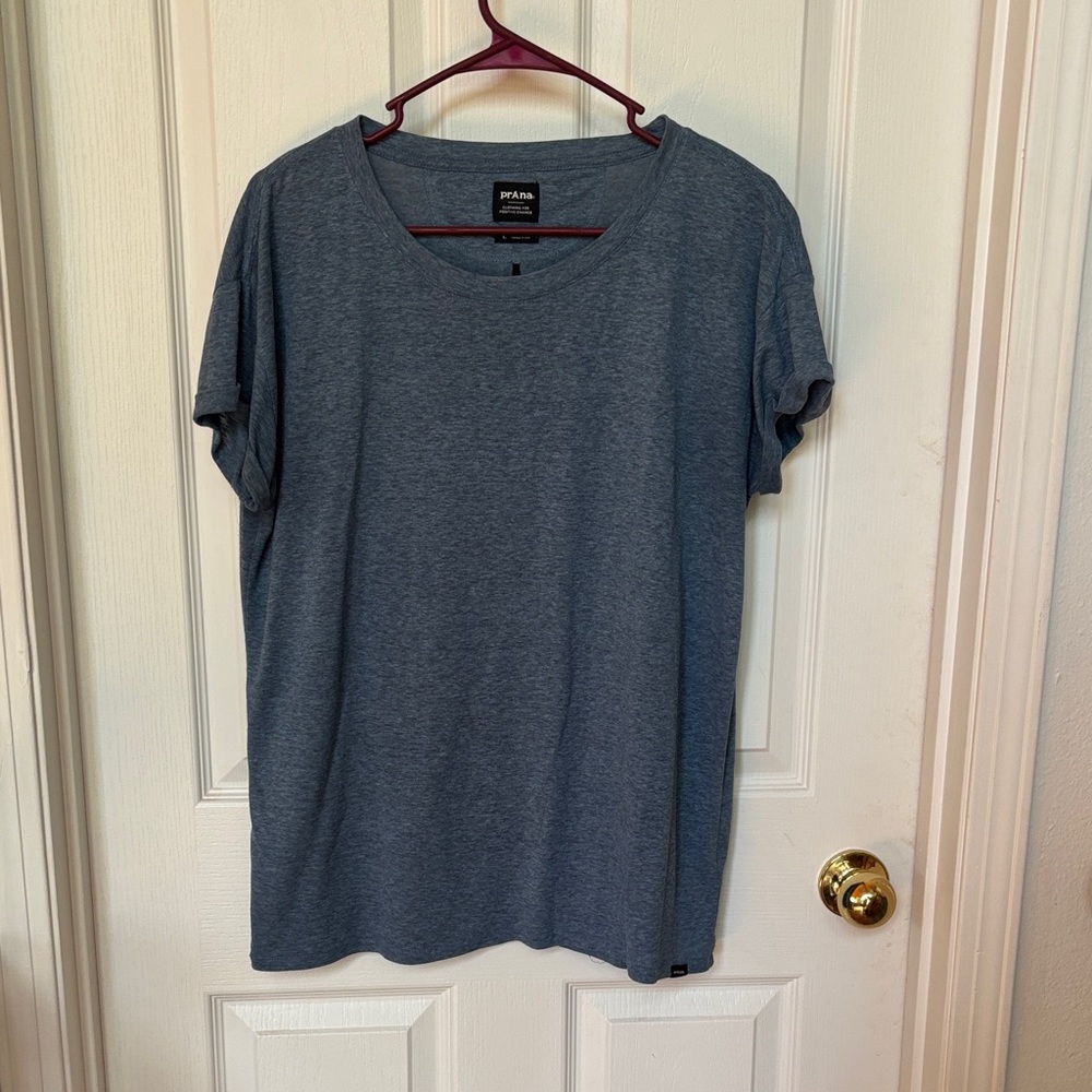PRANA women’s tshirt
